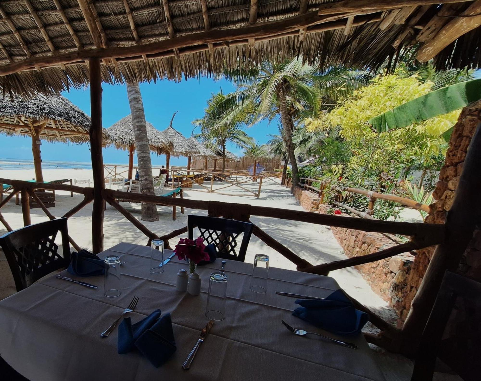 Bianco Azzurro Hotel & Restaurant Pwani Mchangani Exterior foto