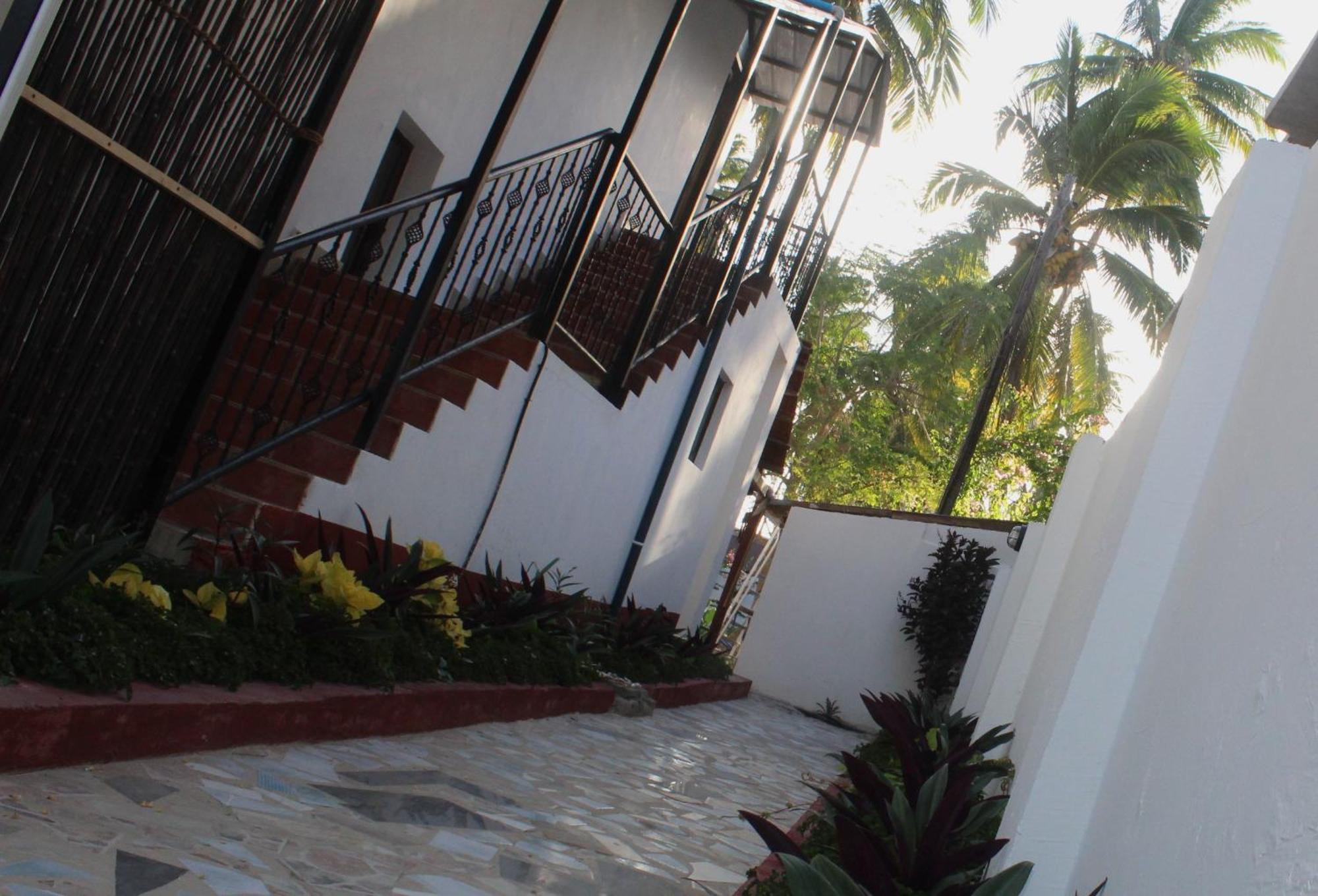 Bianco Azzurro Hotel & Restaurant Pwani Mchangani Exterior foto